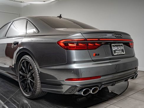 Used 2022 Audi S8 AWD/4WD image 19