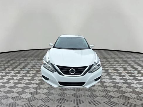 Used 2017 Nissan Altima 2.5 S w/ Power Driver Seat Package FWD image 3