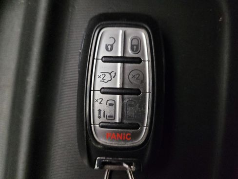Used 2021 Chrysler Voyager Lxi FWD image 32