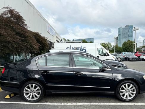 Used 2010 Volkswagen Passat Komfort FWD image 8