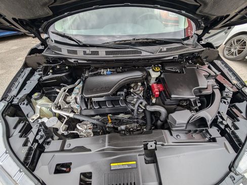 Used 2021 Nissan Rogue Sport S image 10