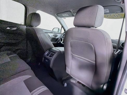 Used 2025 Chevrolet Blazer LT FWD image 27