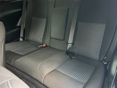 Used 2022 Dodge Challenger GT image 5