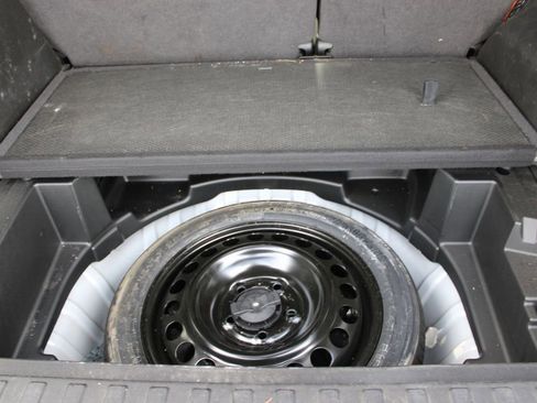 Used 2021 Chevrolet Equinox LT image 14