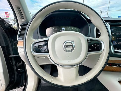 Used 2022 Volvo XC90 T6 Momentum w/ Advanced Package AWD/4WD image 18