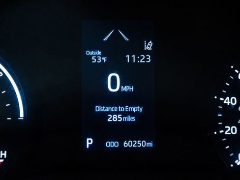 Used 2024 Toyota Sienna XLE FWD image 18