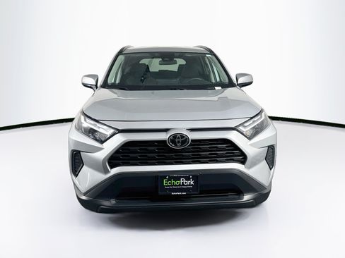 Used 2025 Toyota RAV4 XLE FWD image 2