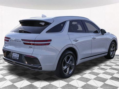 Used 2026 Genesis GV70 2.5T Select image 13