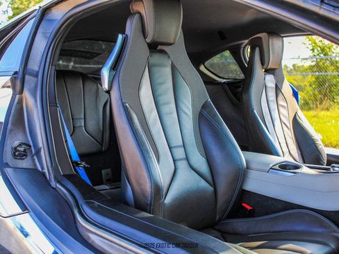 Used 2016 BMW i8 image 32