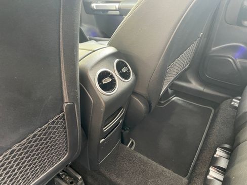 Used 2024 Mercedes-Benz GLB 250 image 27