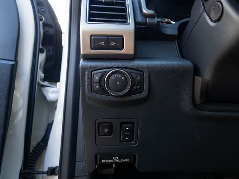 Used 2022 Ford F450 Platinum w/ FX4 Off-Road Package image 18