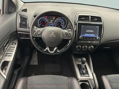 Used 2025 Mitsubishi Outlander Sport AWD image 12