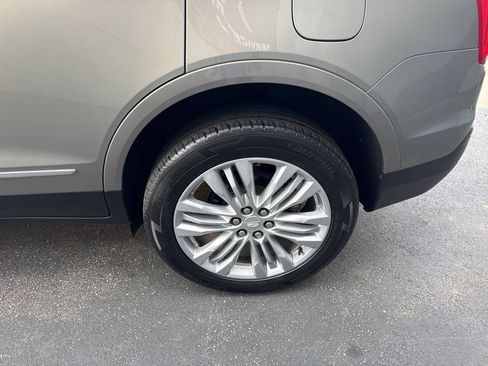 Used 2019 Cadillac XT5 Premium Luxury AWD/4WD image 5