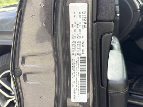 Used 2019 Jeep Grand Cherokee Limited w/ Trailer Tow Group IV image 31