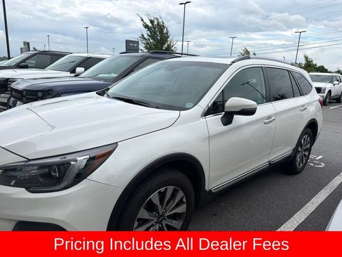 Used 2018 Subaru Outback 2.5i Touring w/ Popular Package #3 AWD/4WD image 2