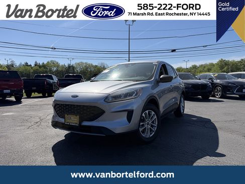 Certified 2022 Ford Escape SE w/ Cold Weather Package AWD/4WD image 1