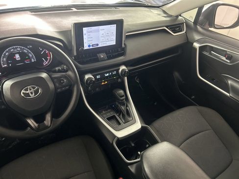 Used 2025 Toyota RAV4 XLE FWD image 23