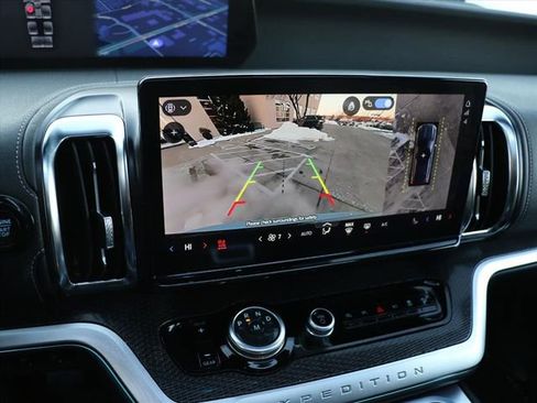 Used 2025 Ford Expedition Max Platinum w/ Stealth Appearance Package image 26