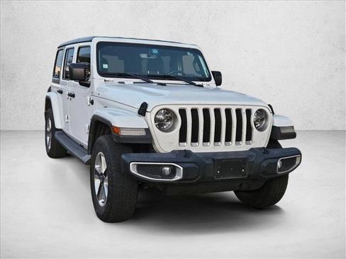 Used 2018 Jeep Wrangler Unlimited Sahara image 3