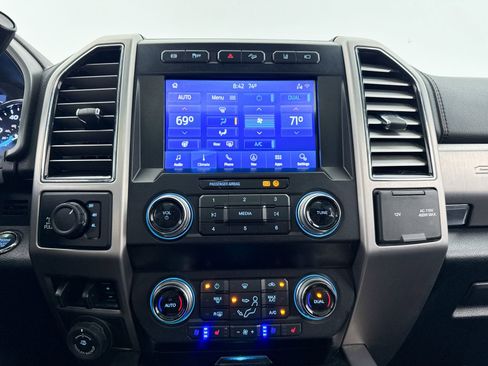 Used 2020 Ford F250 Platinum w/ FX4 Off-Road Package image 23