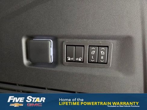 New 2026 Chevrolet Suburban High Country AWD/4WD image 17
