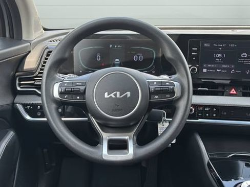 Used 2023 Kia Sportage LX AWD/4WD image 13