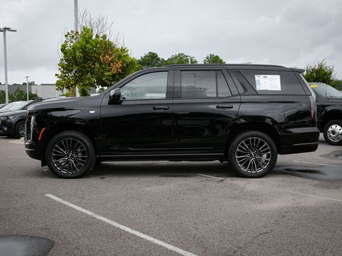 Used 2026 Cadillac Escalade Platinum Sport AWD/4WD image 7