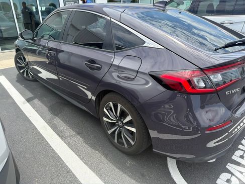 Used 2024 Honda Civic EX-L image 6