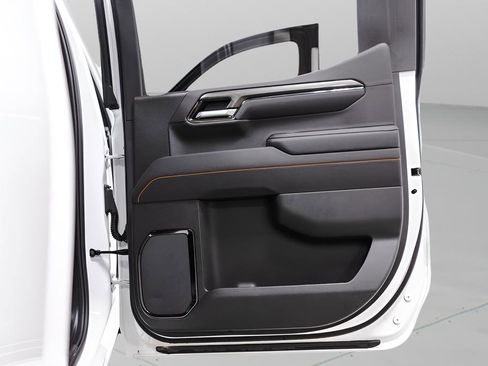 Used 2025 GMC Sierra 1500 AT4 image 34