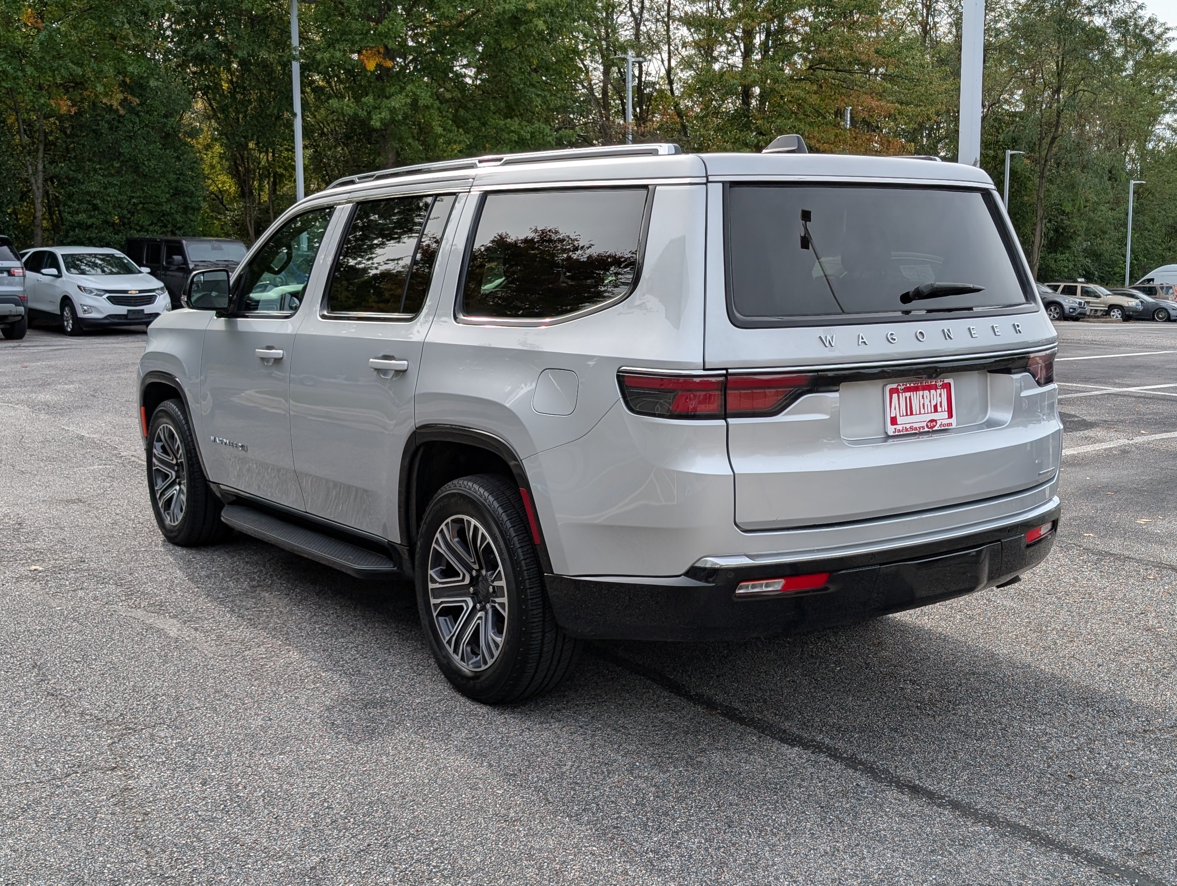 Used 2024 Jeep Wagoneer Series II AWD/4WD image 5