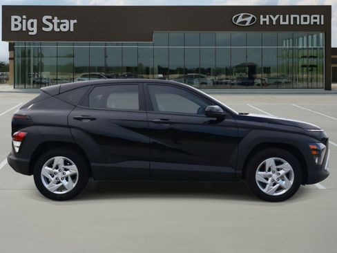 Used 2026 Hyundai Kona SE FWD image 5