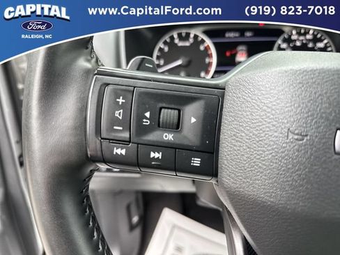 Used 2025 Nissan Rogue SV FWD image 22
