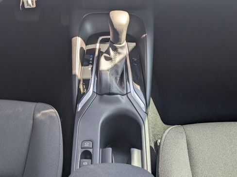Used 2025 Toyota Corolla LE FWD image 18
