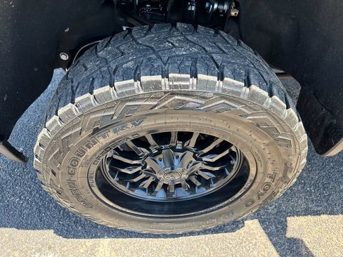 Used 2022 Chevrolet Silverado 2500 Custom w/ Custom Value Package AWD/4WD image 38