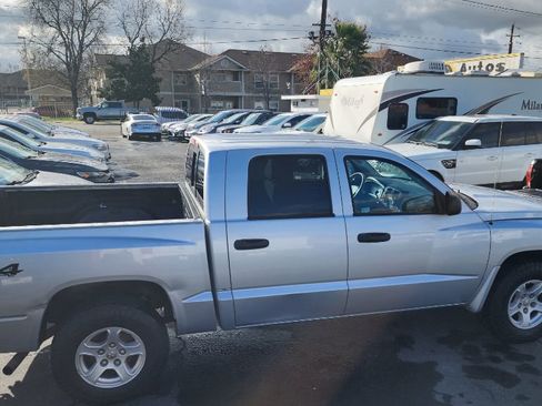 Used 2005 Dodge Dakota SLT w/ Trailer Tow Group image 6