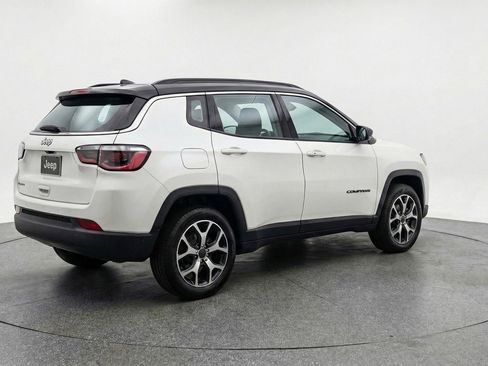 Used 2025 Jeep Compass Limited AWD/4WD image 9