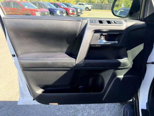 Used 2021 Toyota 4Runner SR5 Premium w/ Moonroof Package AWD/4WD image 14