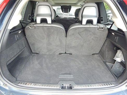 Certified 2025 Volvo XC90 B5 Core image 18