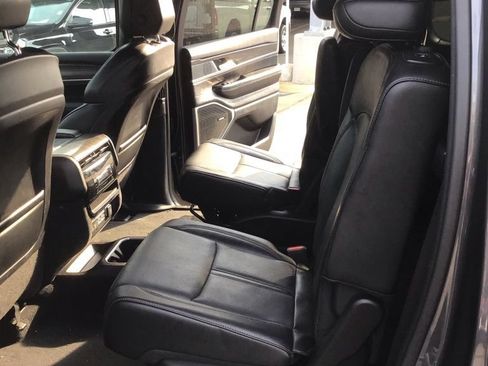 Used 2024 Jeep Wagoneer Series III AWD/4WD image 11