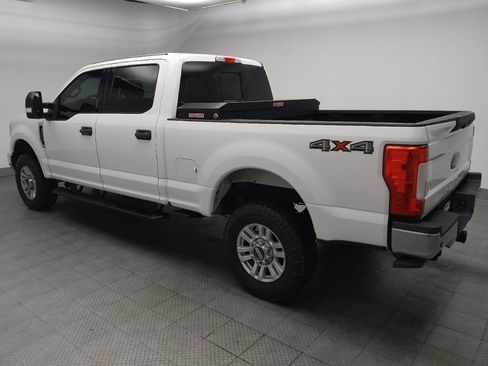 Used 2018 Ford F250 XLT w/ XLT Value Package AWD/4WD image 3