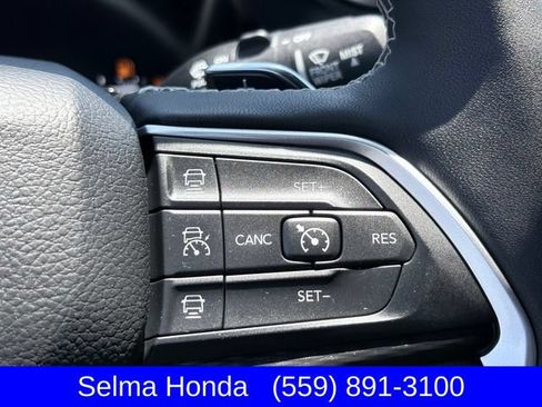 Used 2025 Jeep Grand Cherokee Altitude AWD/4WD image 14