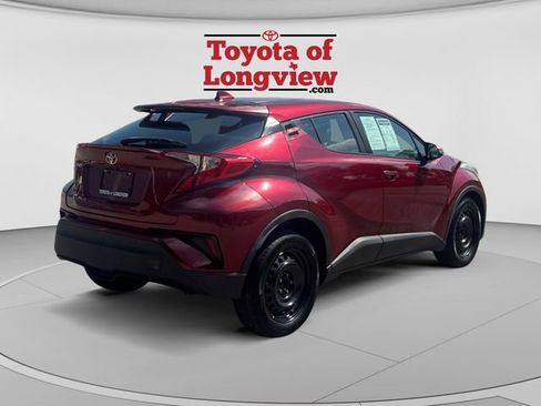 Used 2019 Toyota C-HR LE FWD image 5