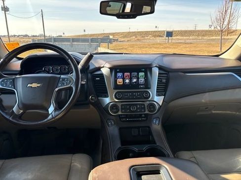 Used 2019 Chevrolet Tahoe LT w/ Luxury Package image 12