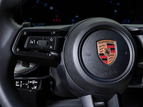 Certified 2025 Porsche Cayenne Coupe image 20