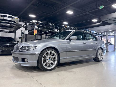 Used 2005 BMW 330i Sedan RWD image 1