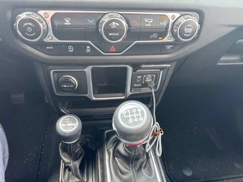 Used 2024 Jeep Wrangler Sport AWD/4WD image 12