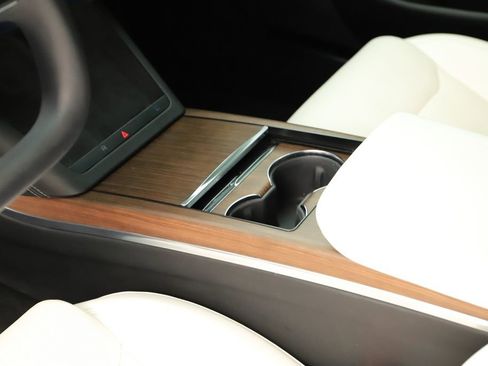 Used 2022 Tesla Model S AWD/4WD image 17