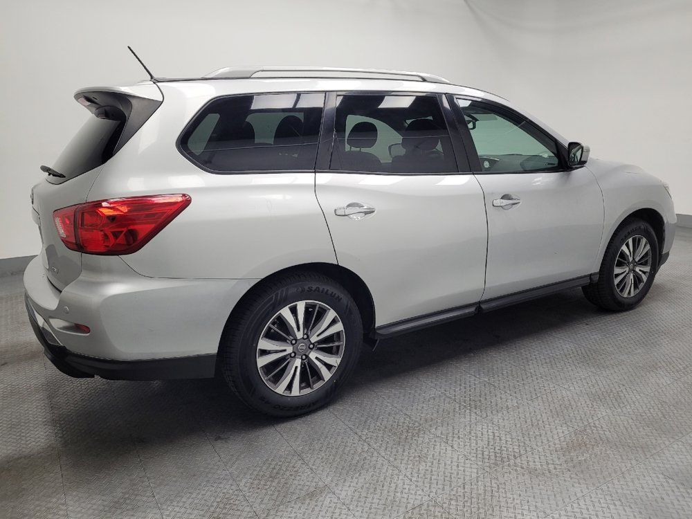 Used 2018 Nissan Pathfinder SV FWD image 10