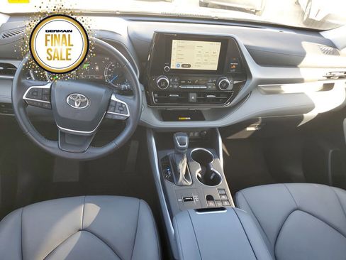Certified 2024 Toyota Highlander XLE image 15