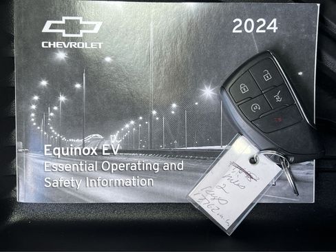 Certified 2024 Chevrolet Equinox EV LT w/ LPO, Blackout Package FWD image 34